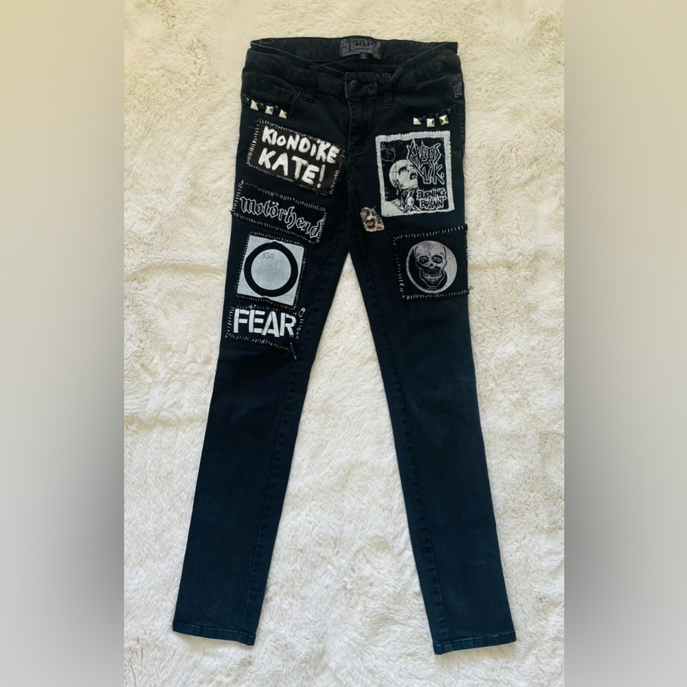 Tripp NYC Customize Studded & Patch Work Black Denim  Jeans Size: 30 - Picture 6 of 7